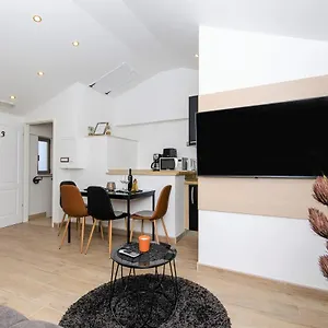 Aspalathos Old Town Apartment