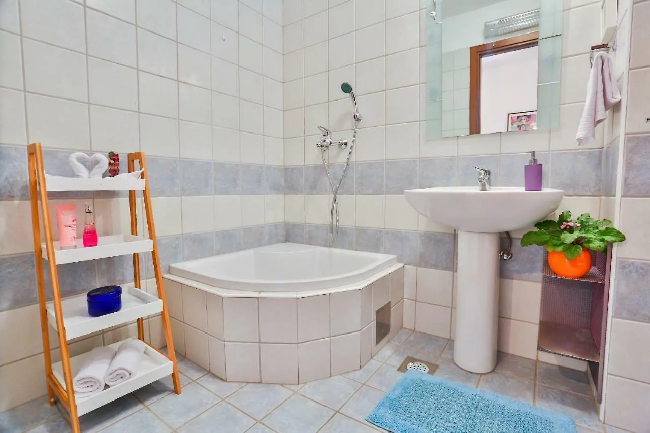 Ibis Apartment Split